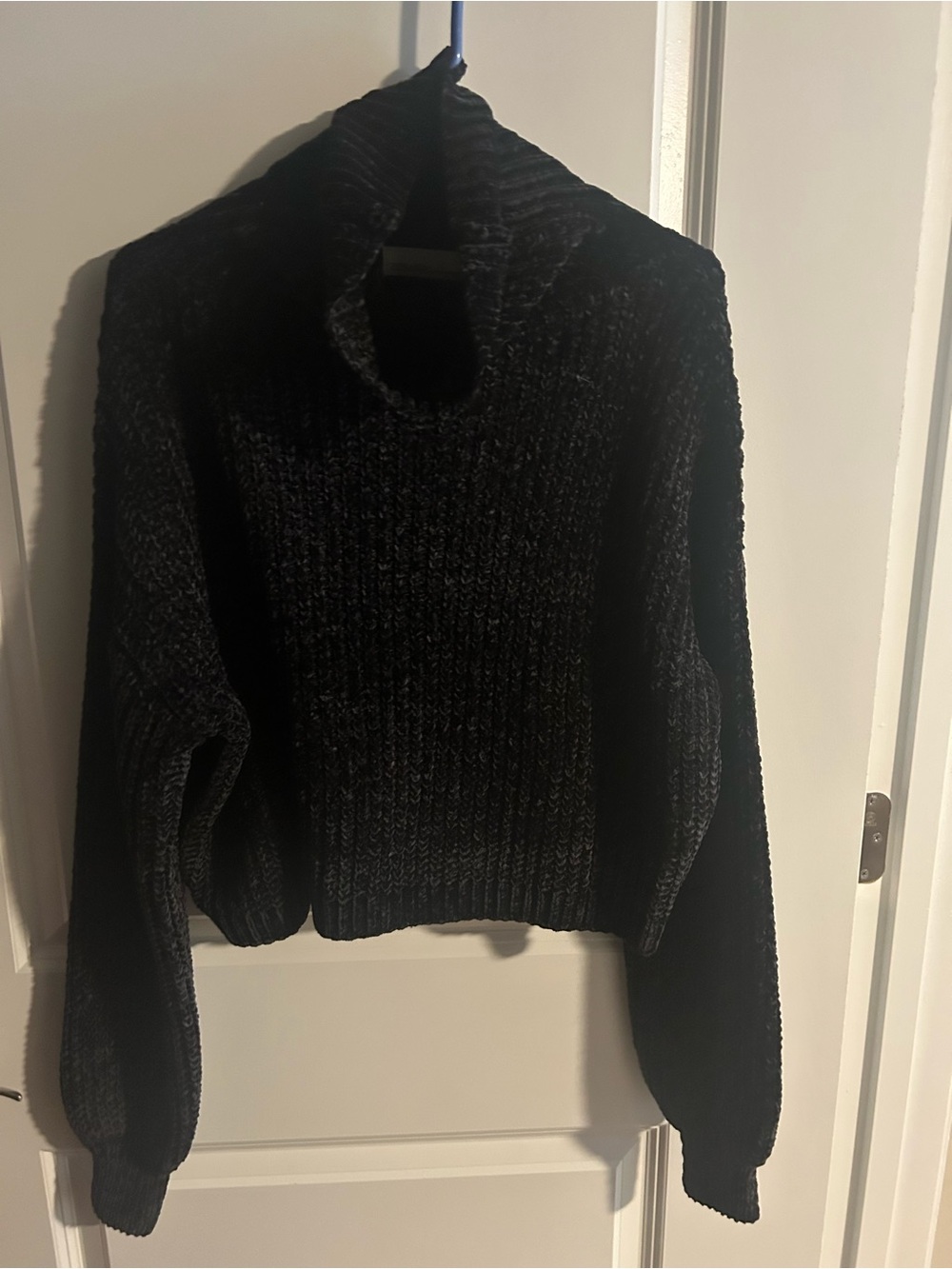 Zenana Black Chenille Cropped Turtleneck Sweater - Size Large - NWOT